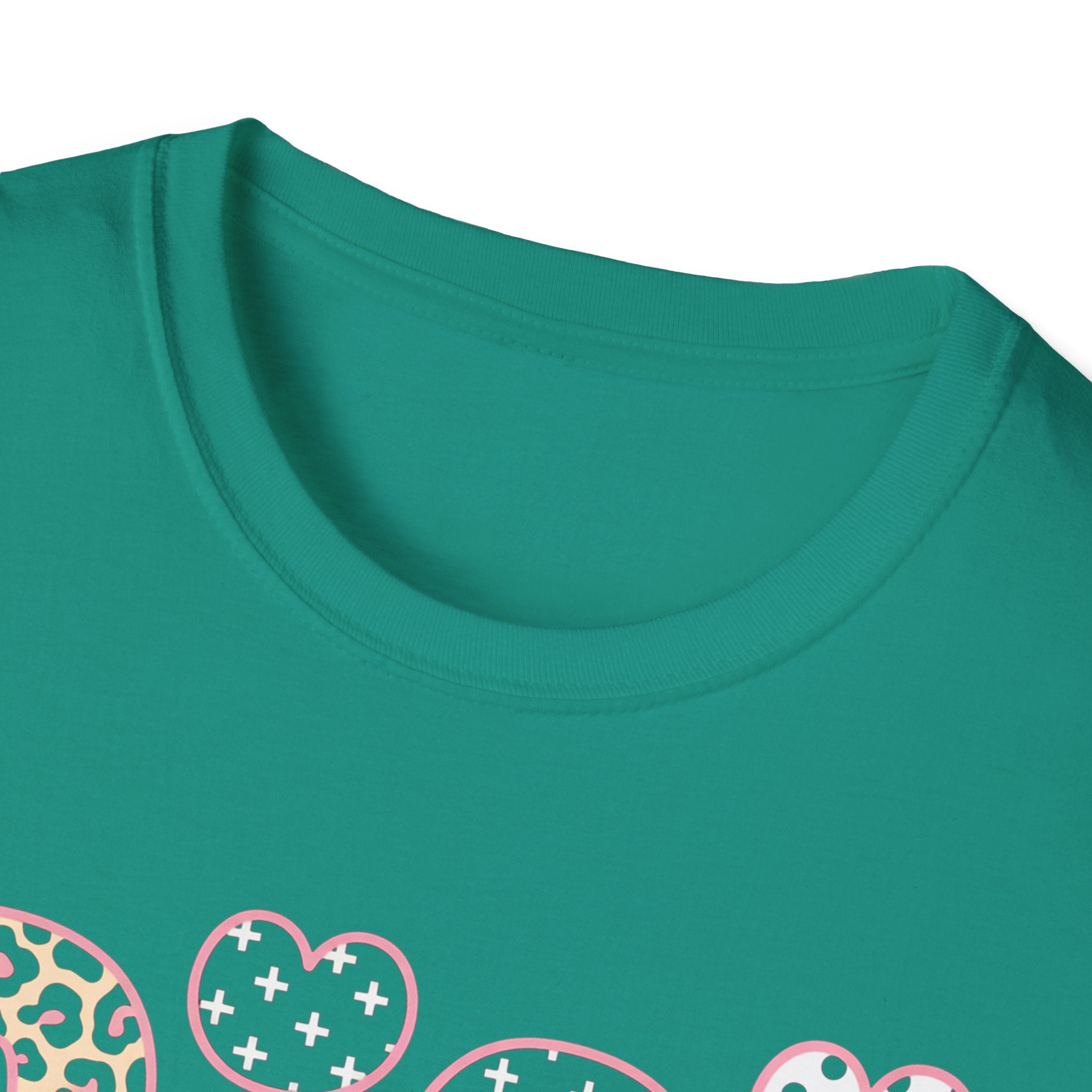 Gigi Floral Heart Tee — Pink 'Gigi' Script Grandmother T-Shirt