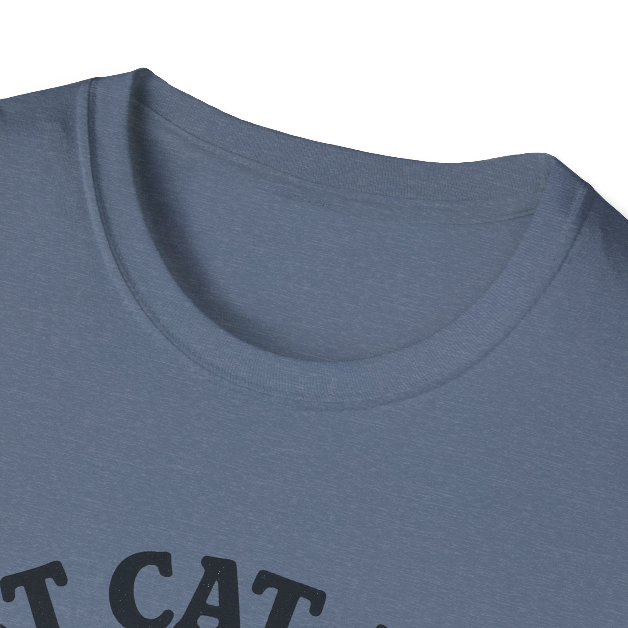 Best Cat Mom Ever T-Shirt — Cute Retro Cat Fist Bump Tee for Cat Lovers, Mother's Day Gift