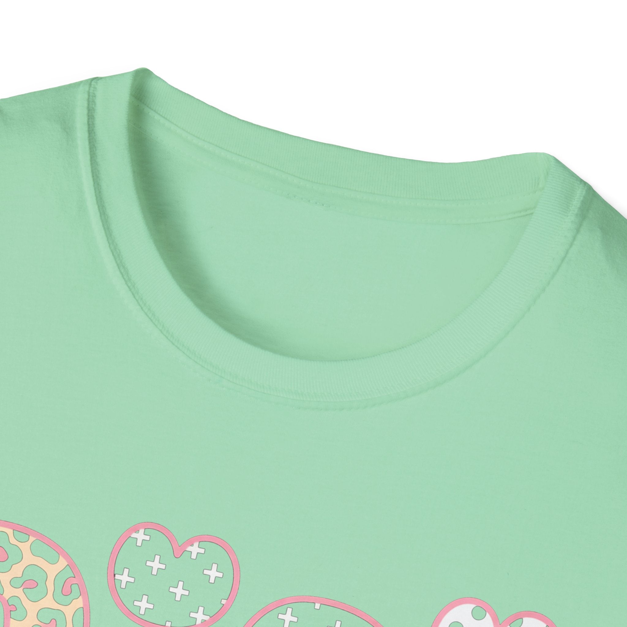 Gigi Floral Heart Tee — Pink 'Gigi' Script Grandmother T-Shirt