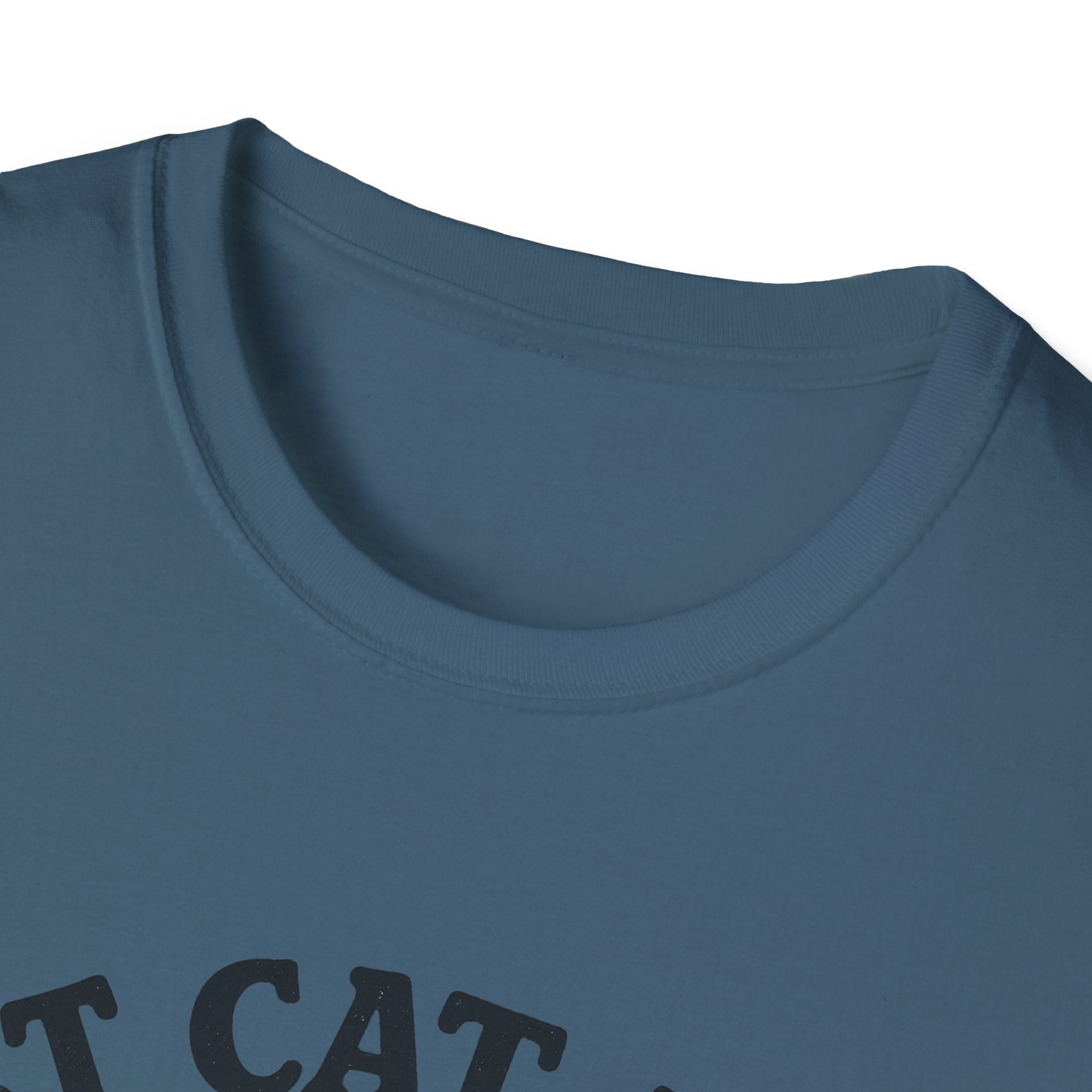 Best Cat Mom Ever T-Shirt — Cute Retro Cat Fist Bump Tee for Cat Lovers, Mother's Day Gift